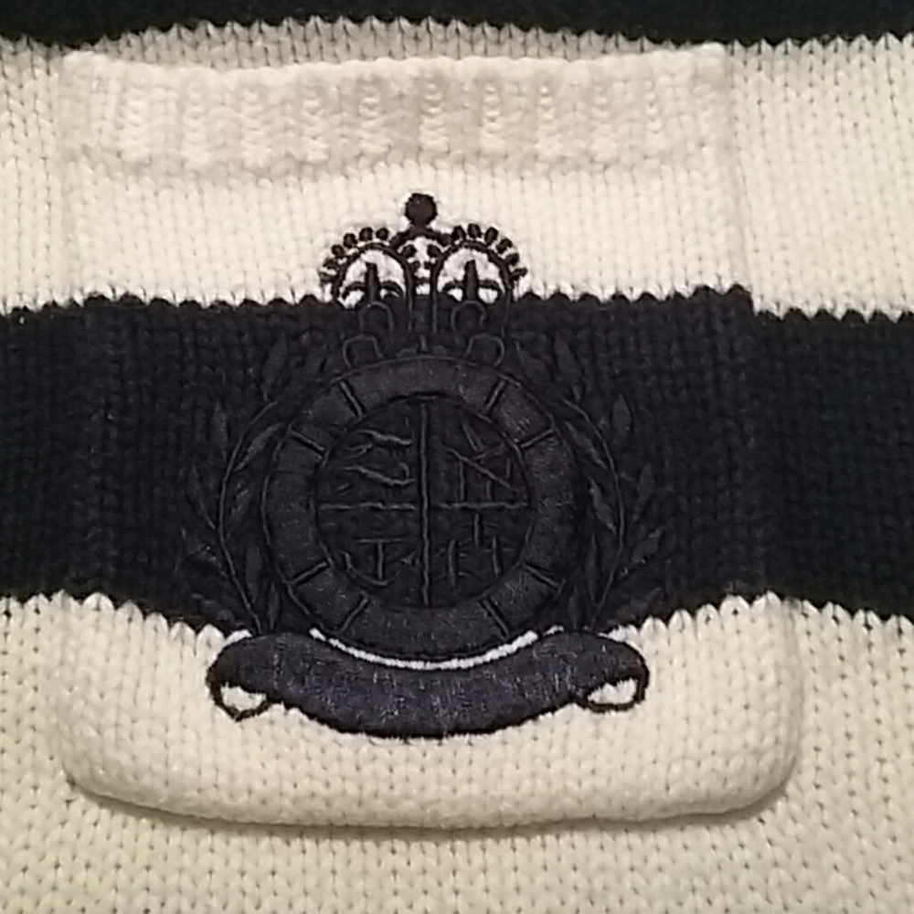 Ladies Nice Navy and offwhite sweater (Lane Bryant